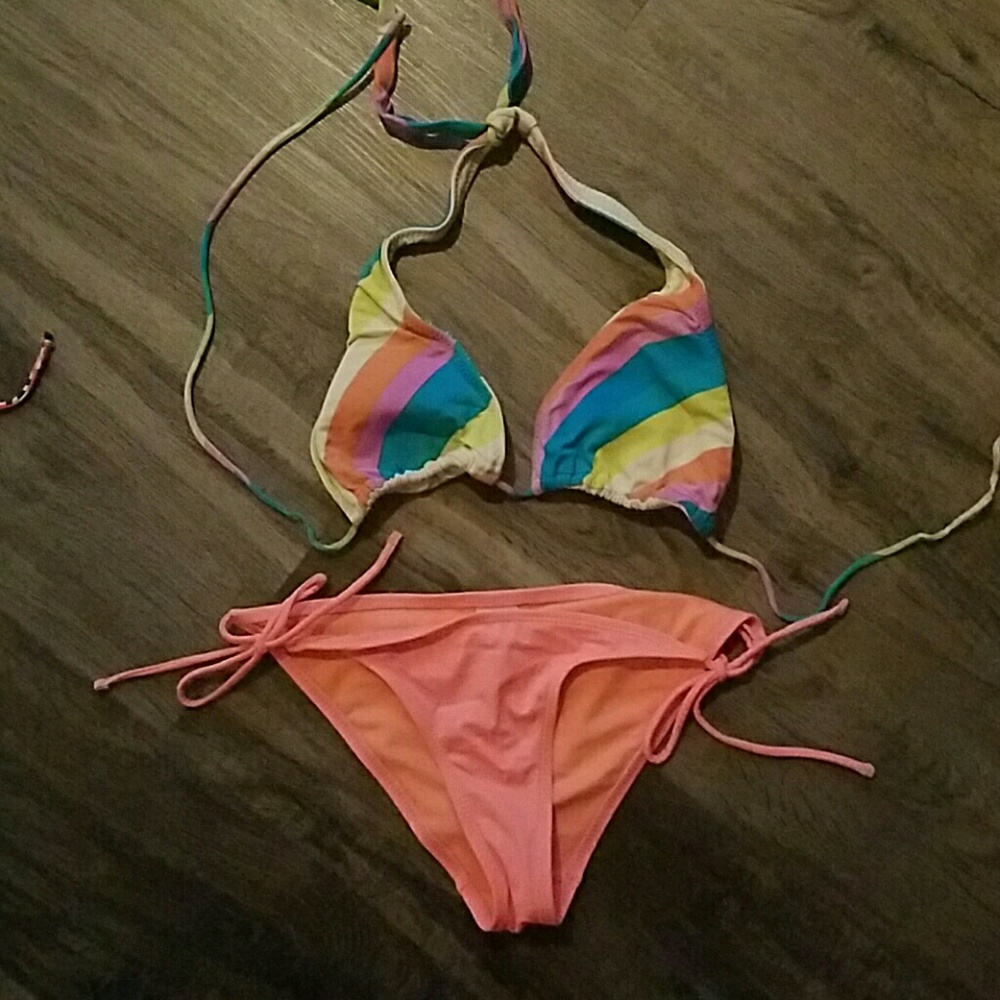 Reversible areopostal swim top